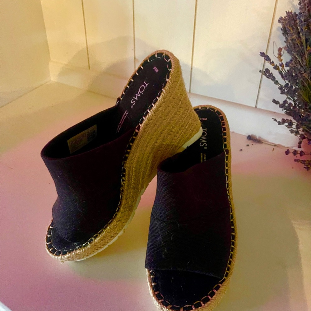 Toms Black Espadrille Shoes with Jute Sole